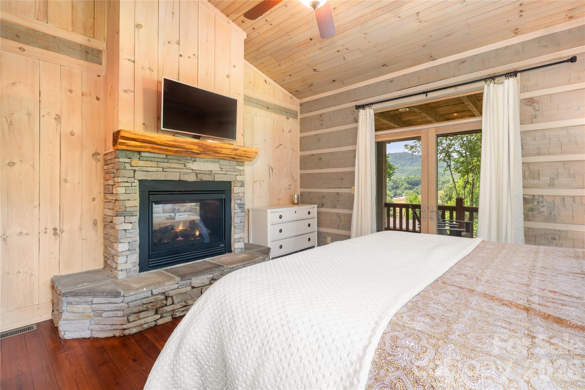 170 Cradling Cove — Waynesville