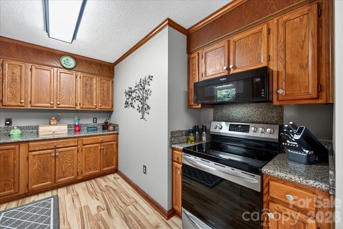 1104 Longmeadow Lane — Monroe