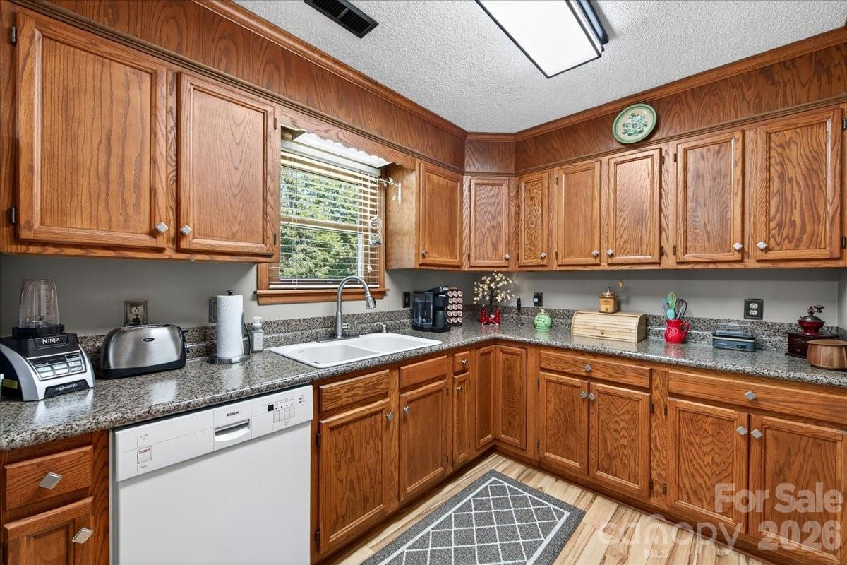 1104 Longmeadow Lane — Monroe