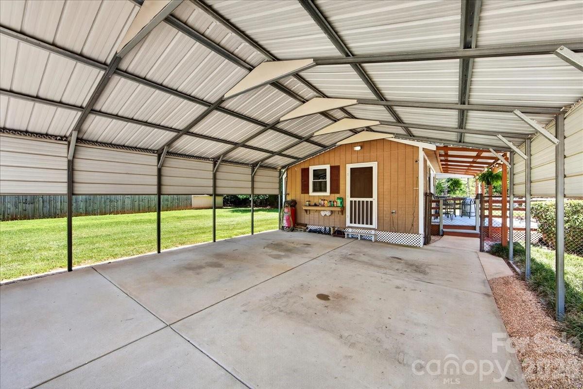 1104 Longmeadow Lane — Monroe