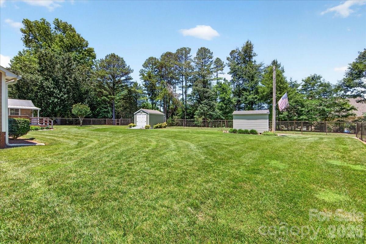 1104 Longmeadow Lane — Monroe