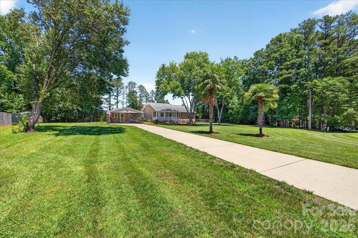 1104 Longmeadow Lane — Monroe