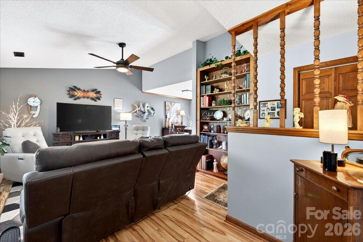 1104 Longmeadow Lane — Monroe