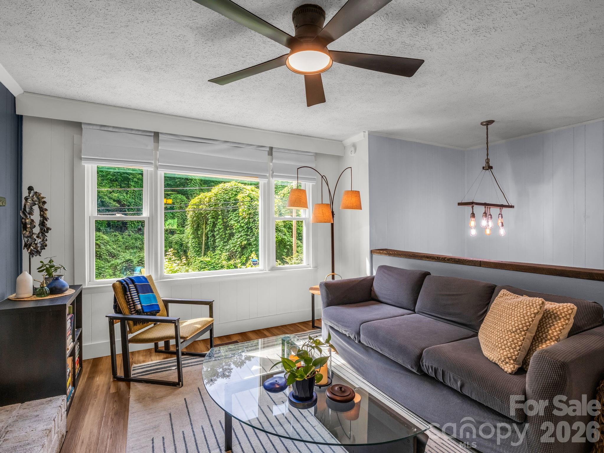 395 E Howard Street — Tryon