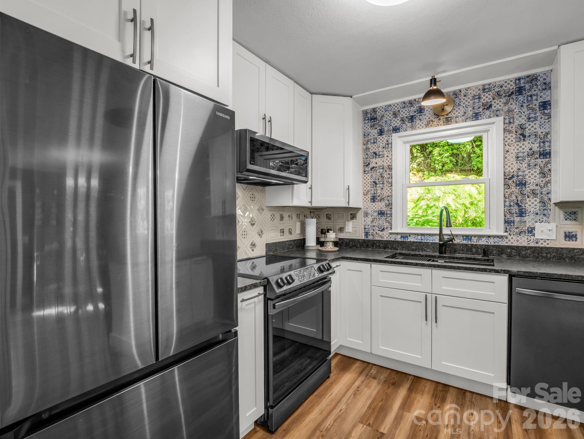 395 E Howard Street — Tryon