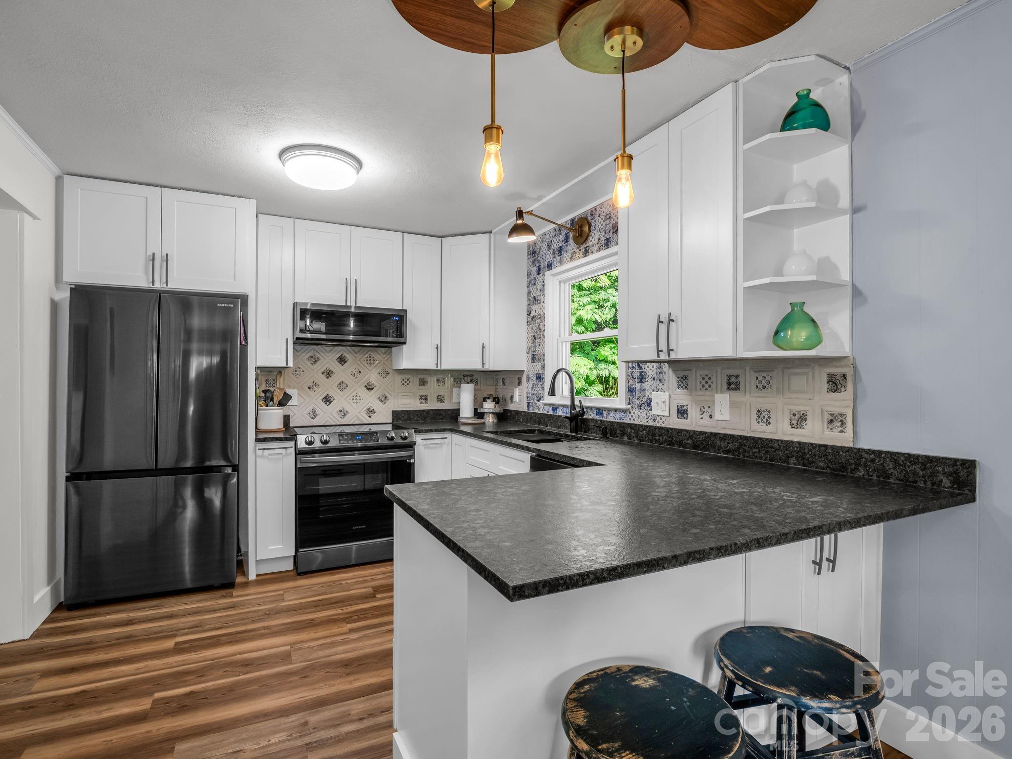 395 E Howard Street — Tryon