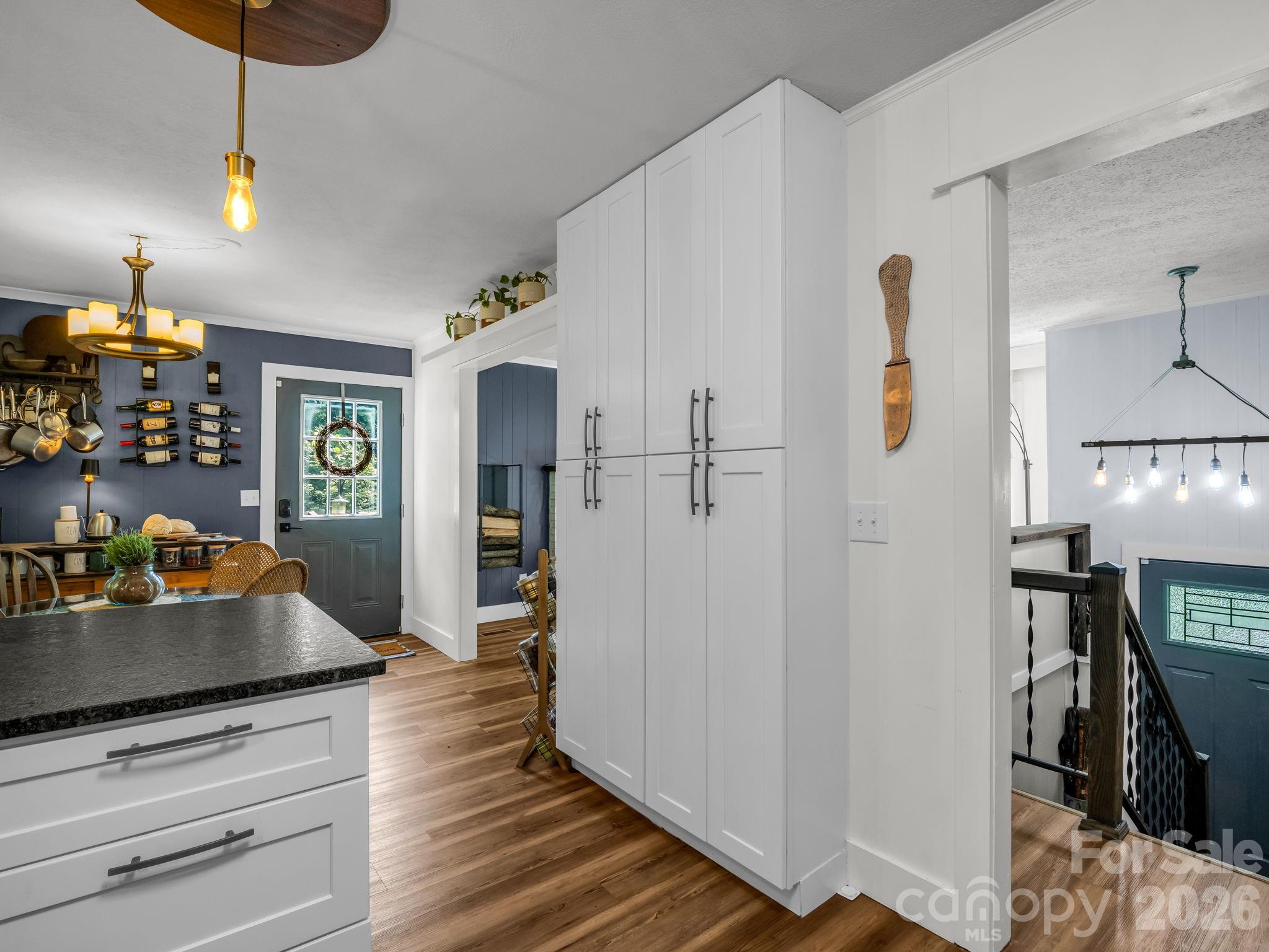 395 E Howard Street — Tryon