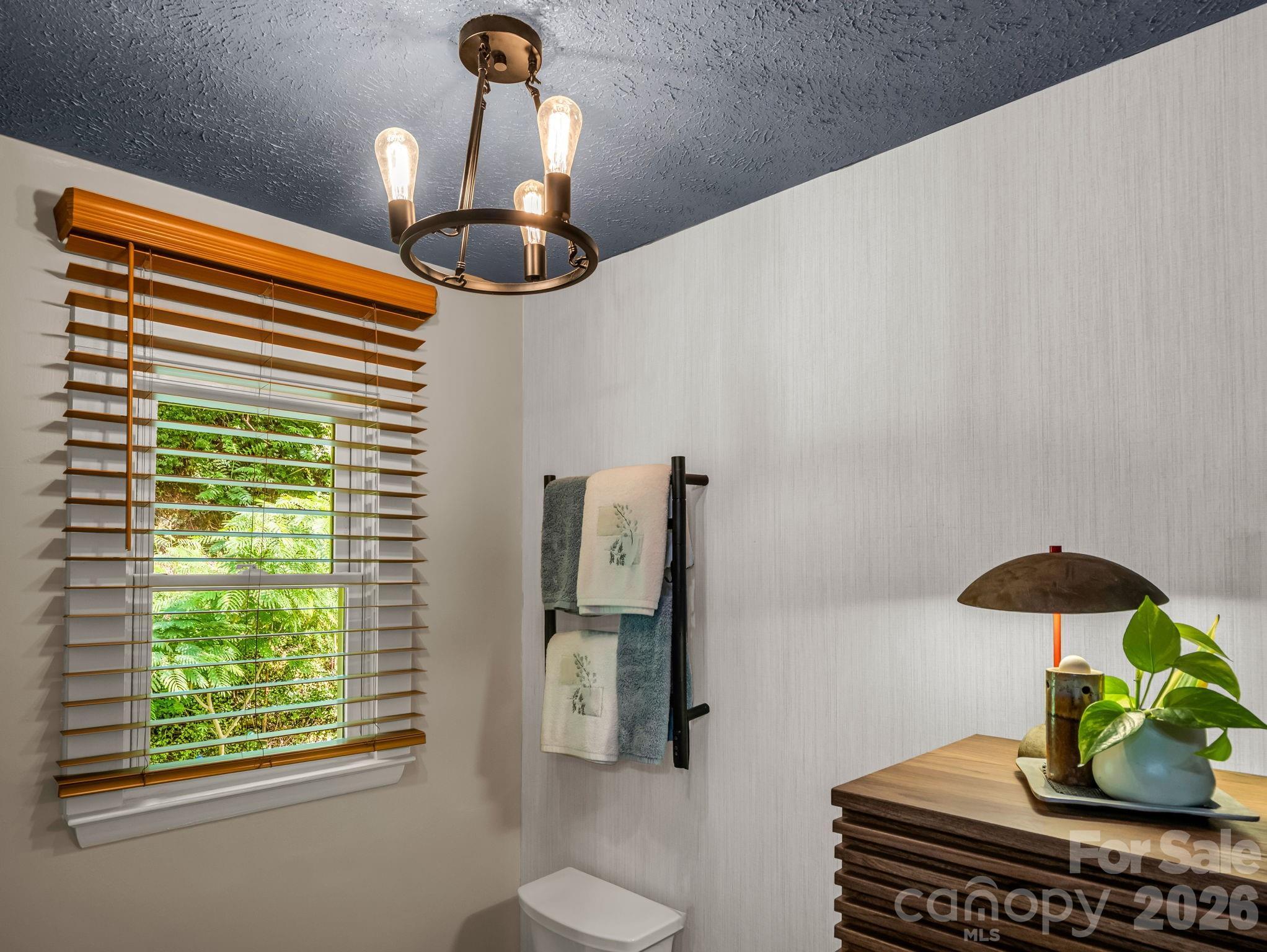 395 E Howard Street — Tryon