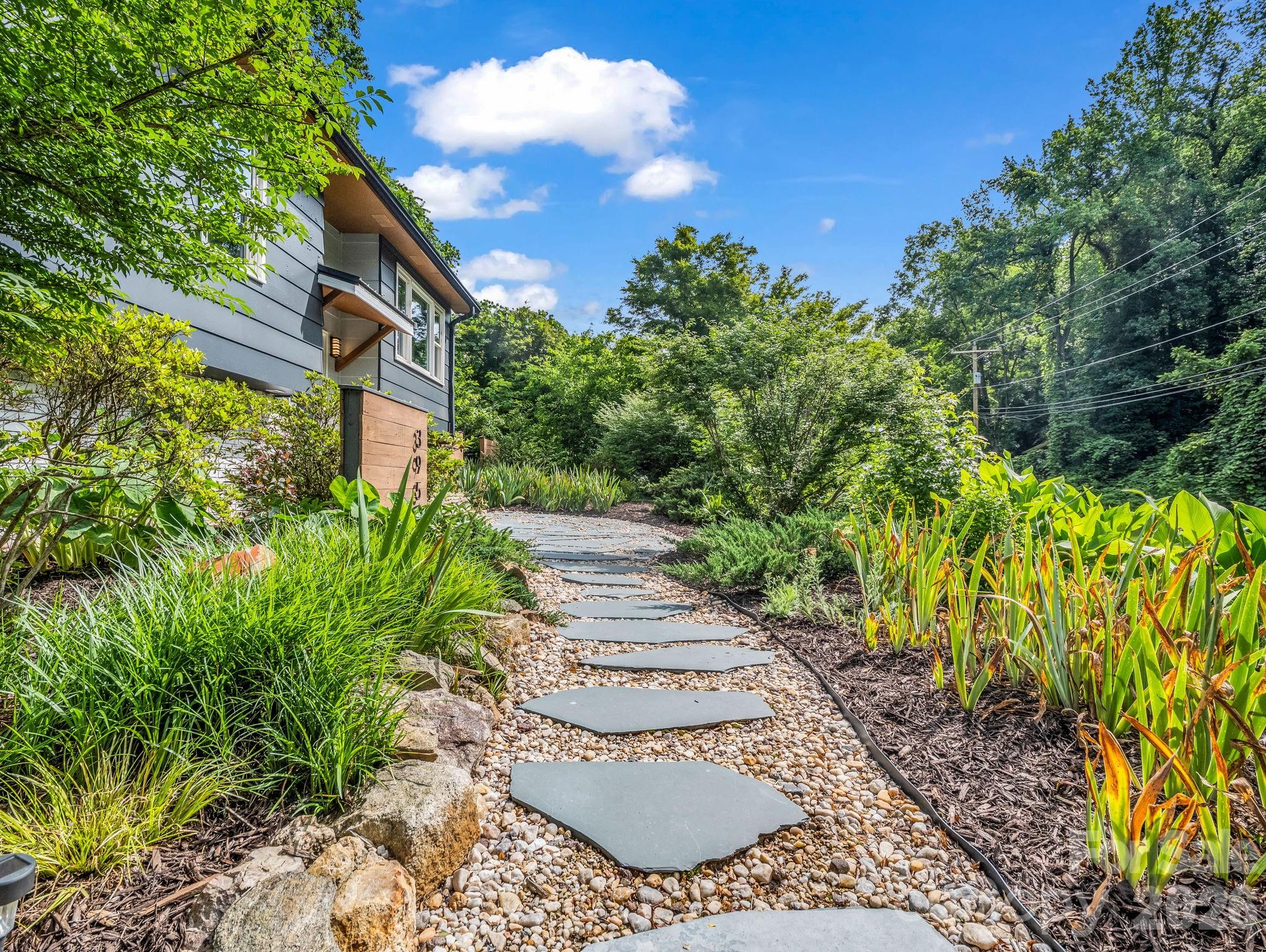 395 E Howard Street — Tryon