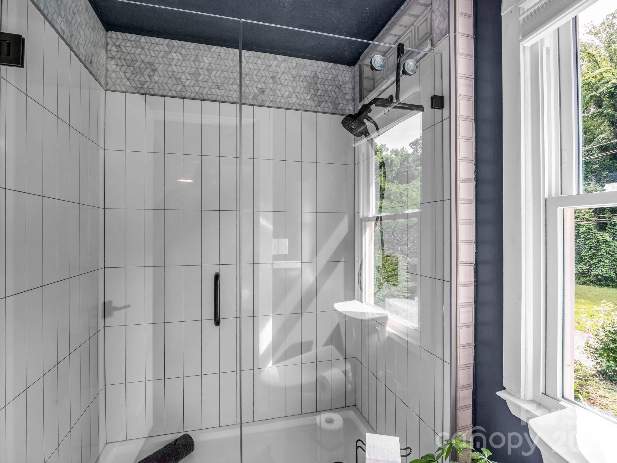 395 E Howard Street — Tryon