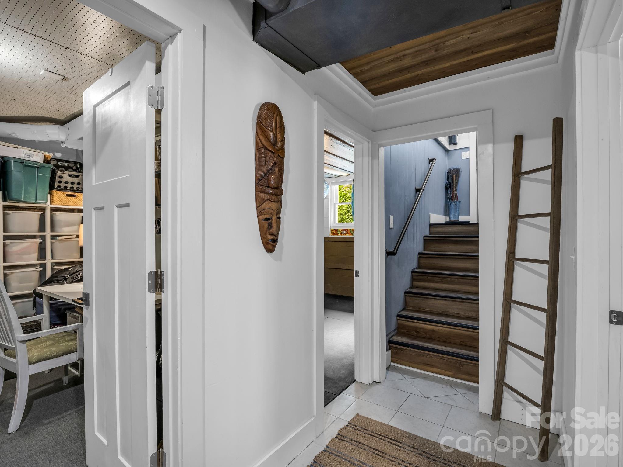 395 E Howard Street — Tryon