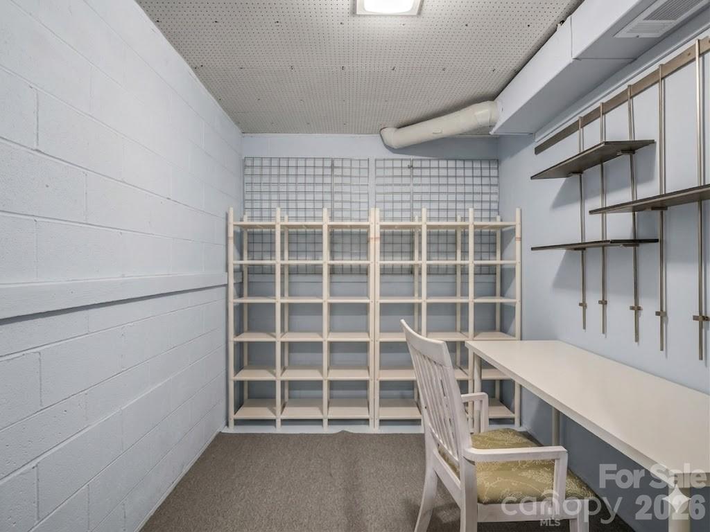 395 E Howard Street — Tryon