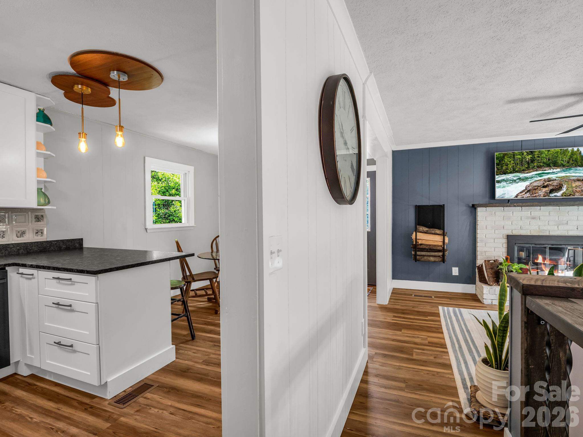 395 E Howard Street — Tryon