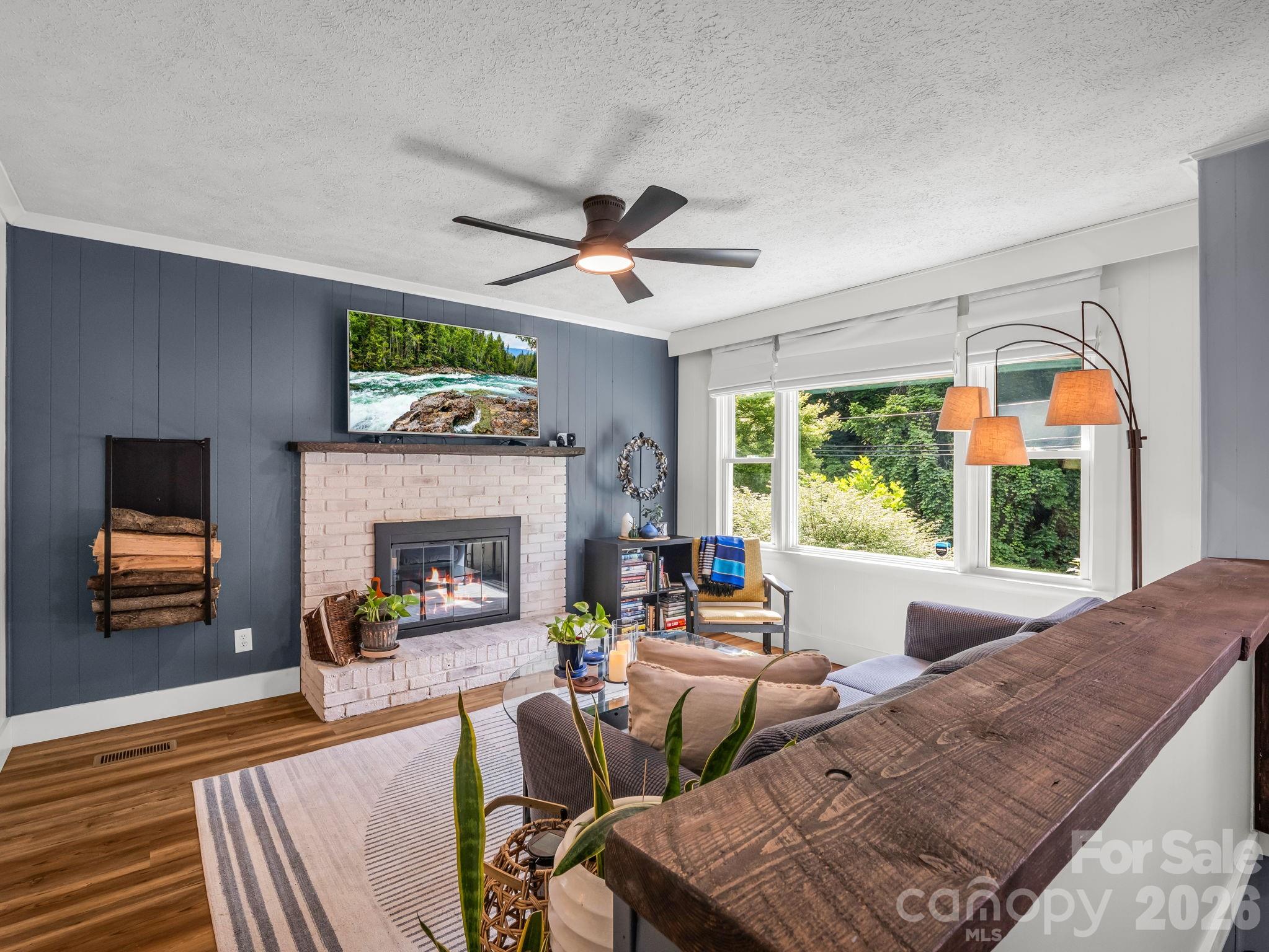 395 E Howard Street — Tryon