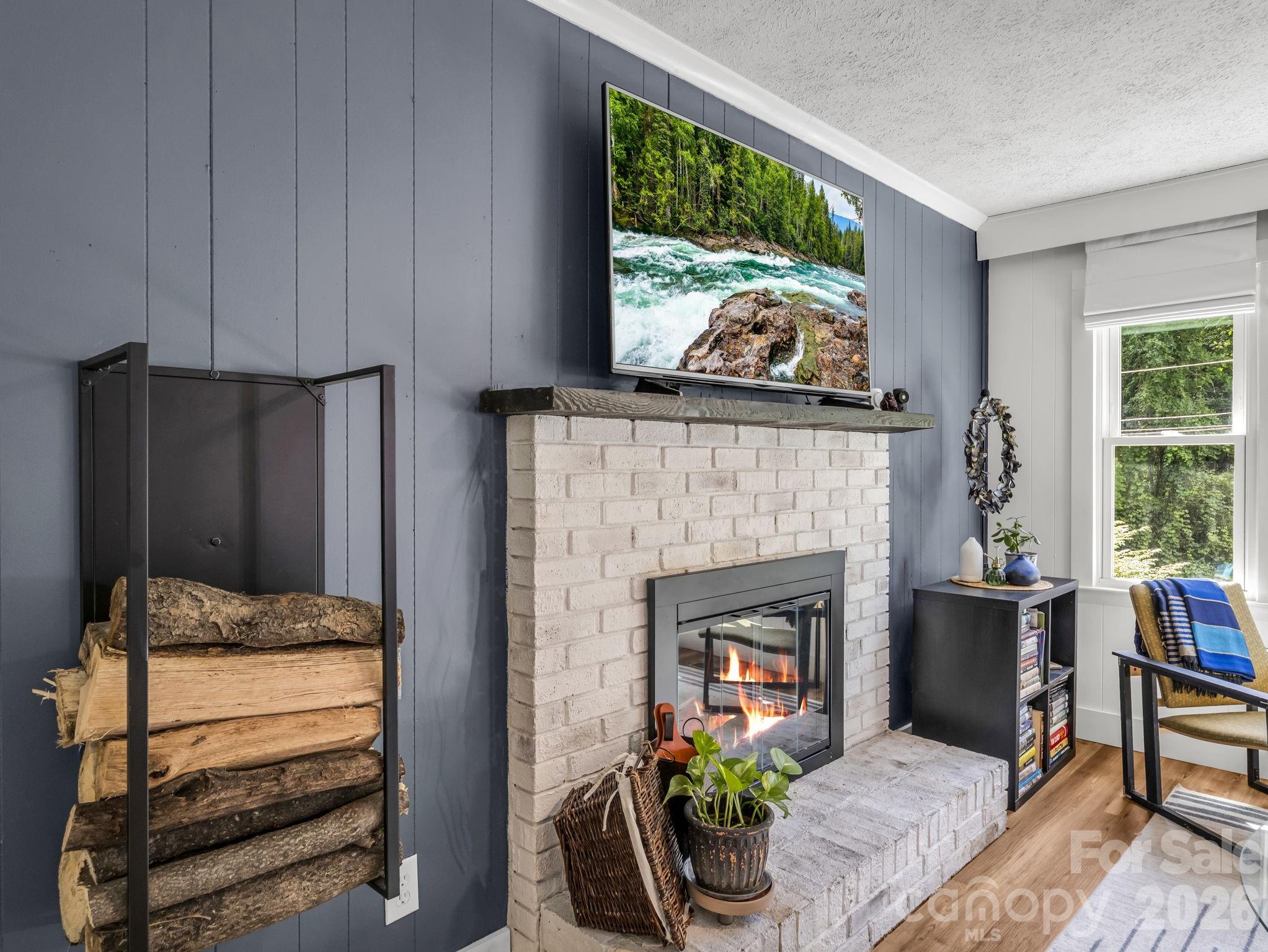 395 E Howard Street — Tryon