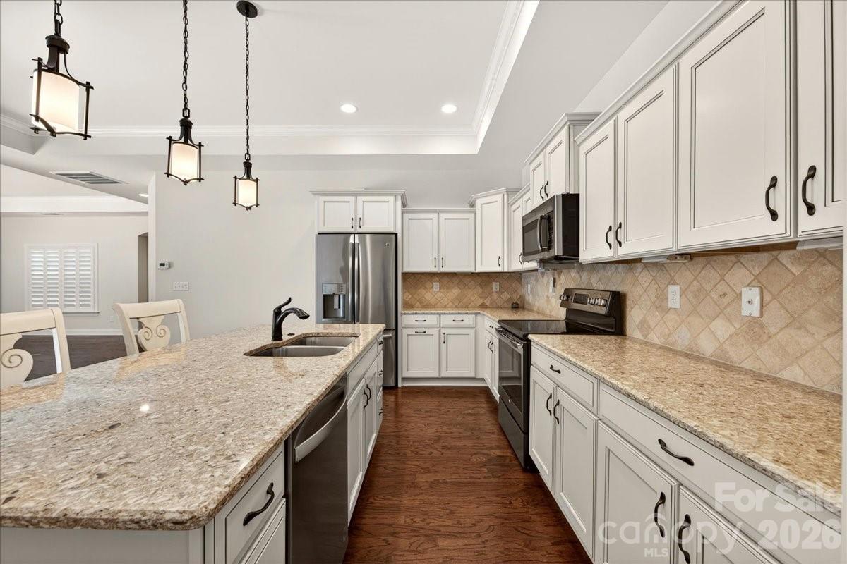 1012 Avalon Place — Matthews