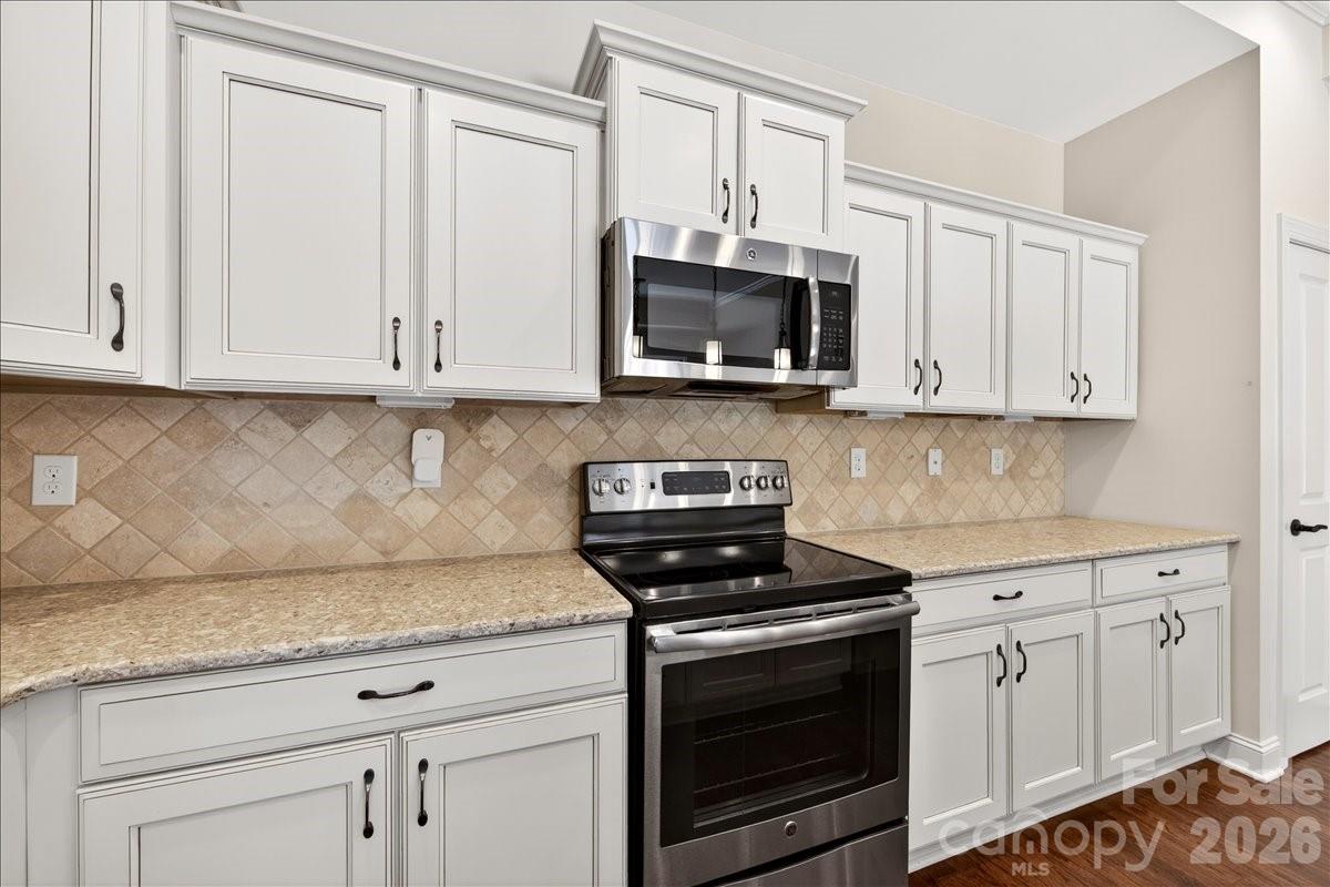 1012 Avalon Place — Matthews