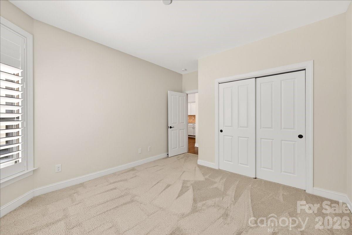 1012 Avalon Place — Matthews
