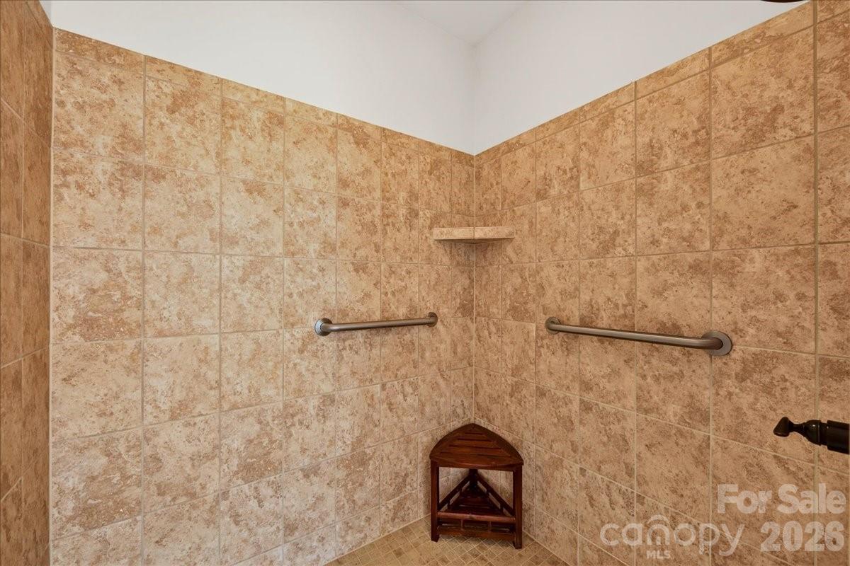 1012 Avalon Place — Matthews