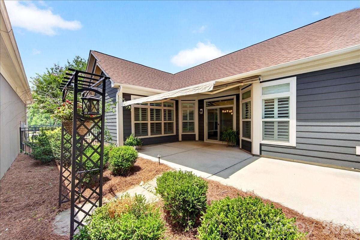 1012 Avalon Place — Matthews