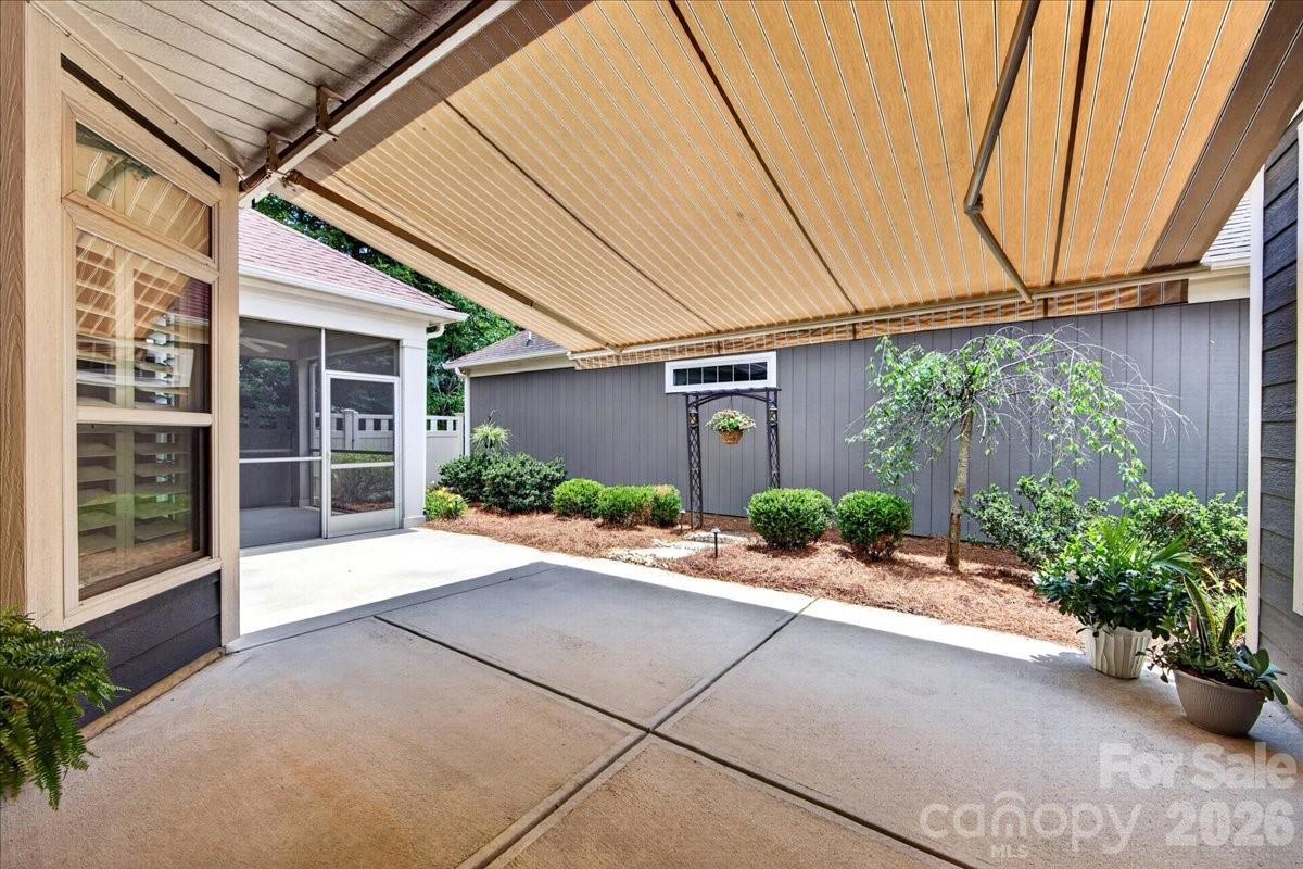 1012 Avalon Place — Matthews