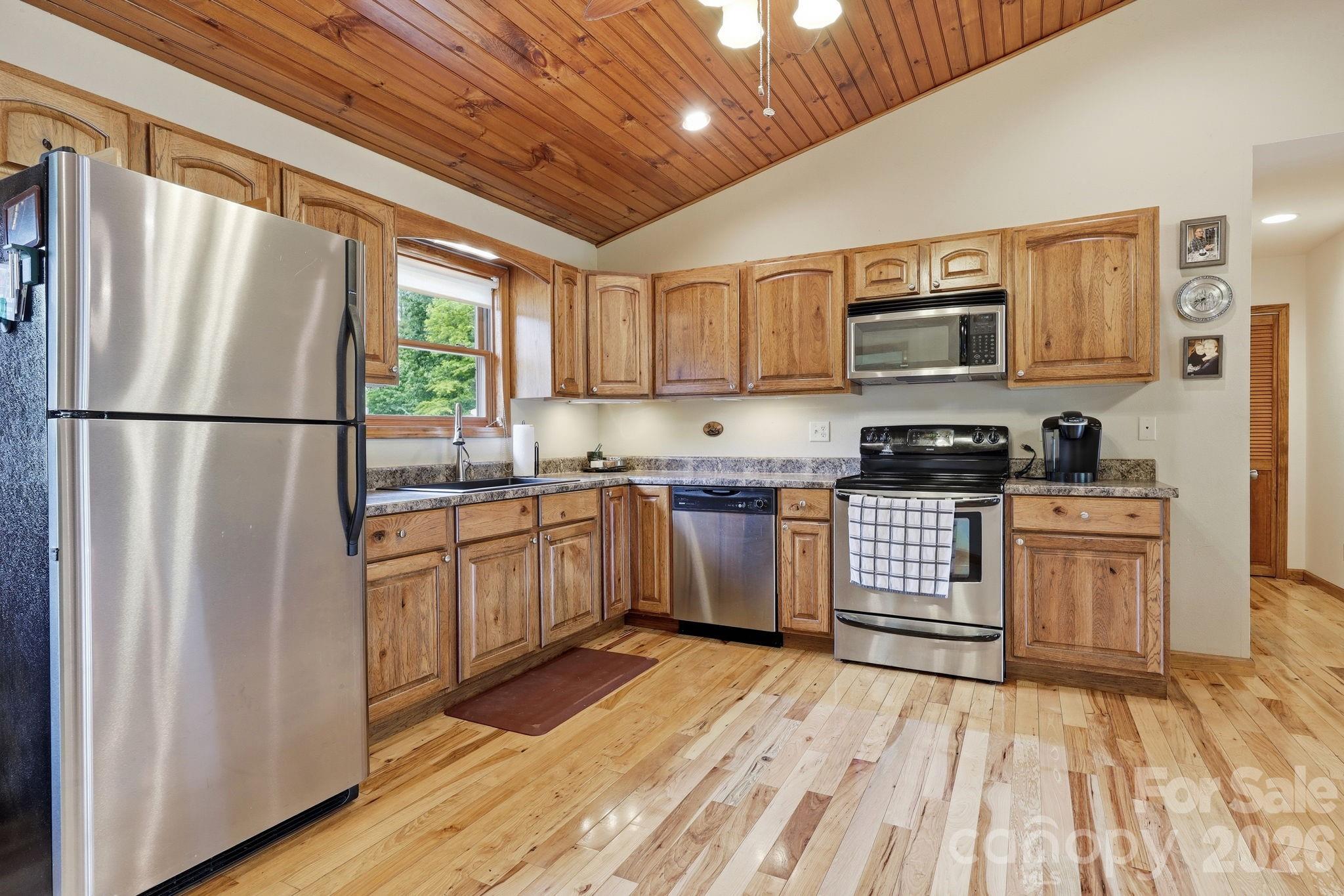 168 Barefoot Cove — Burnsville