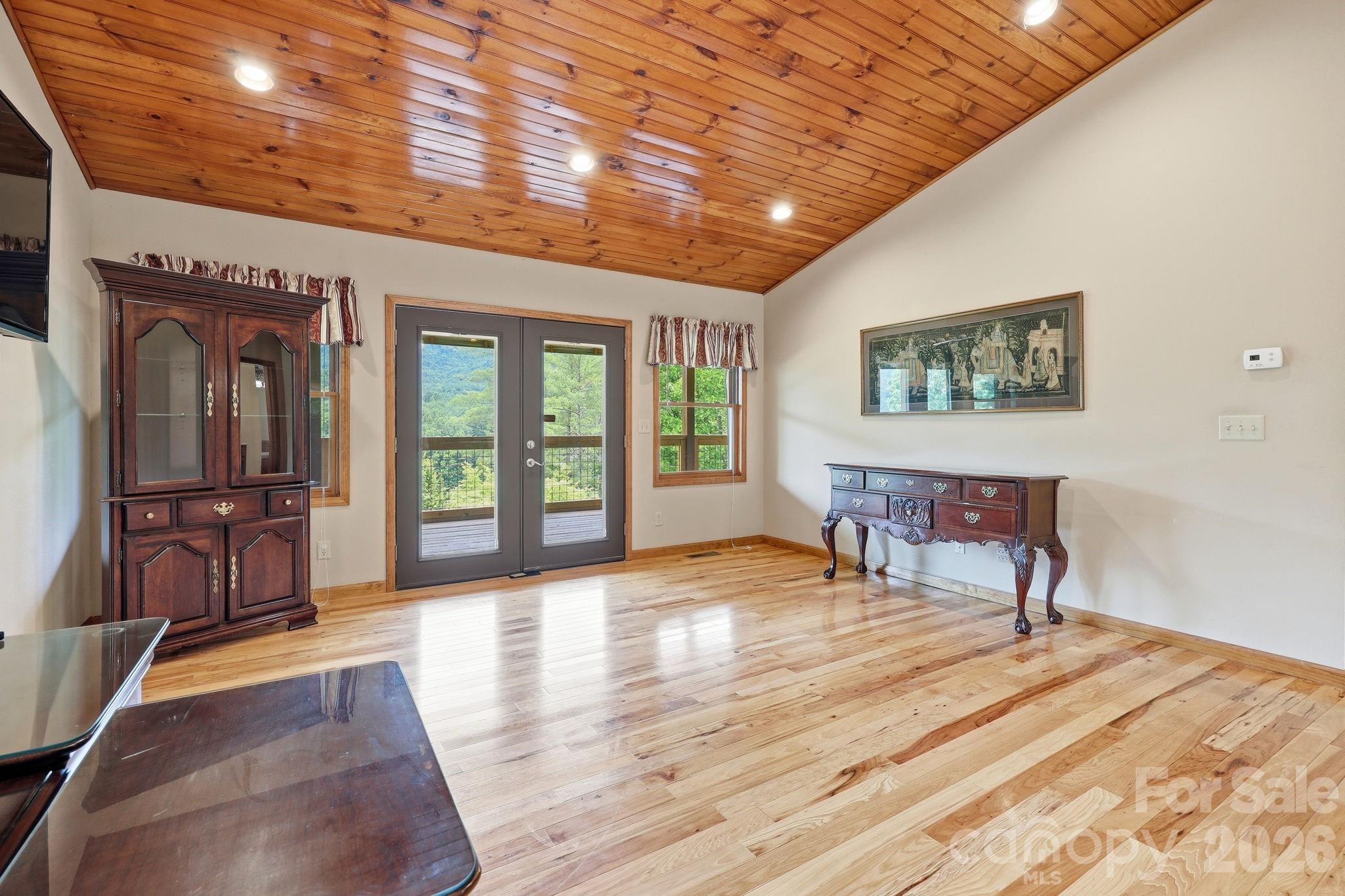 168 Barefoot Cove — Burnsville