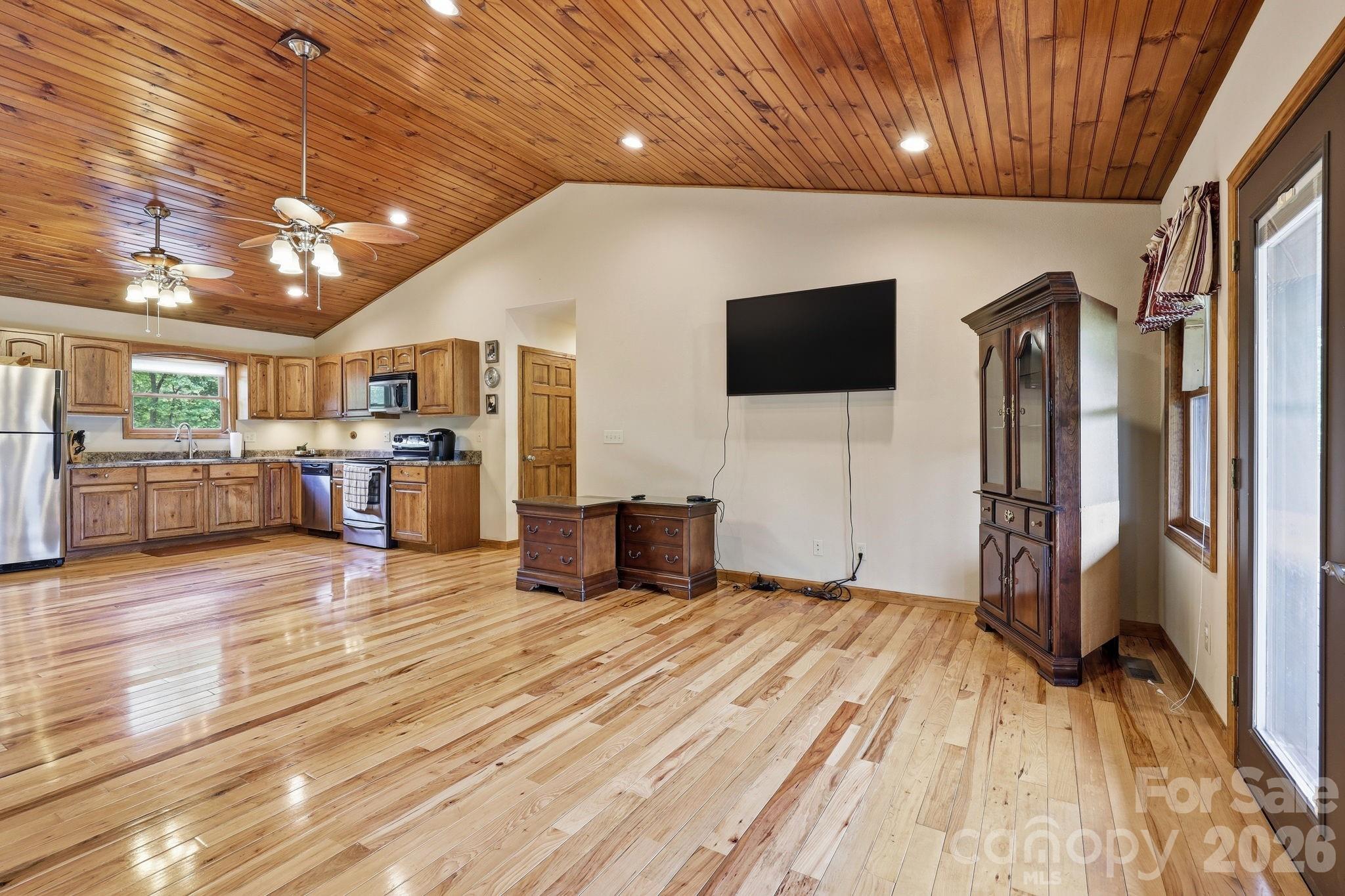 168 Barefoot Cove — Burnsville