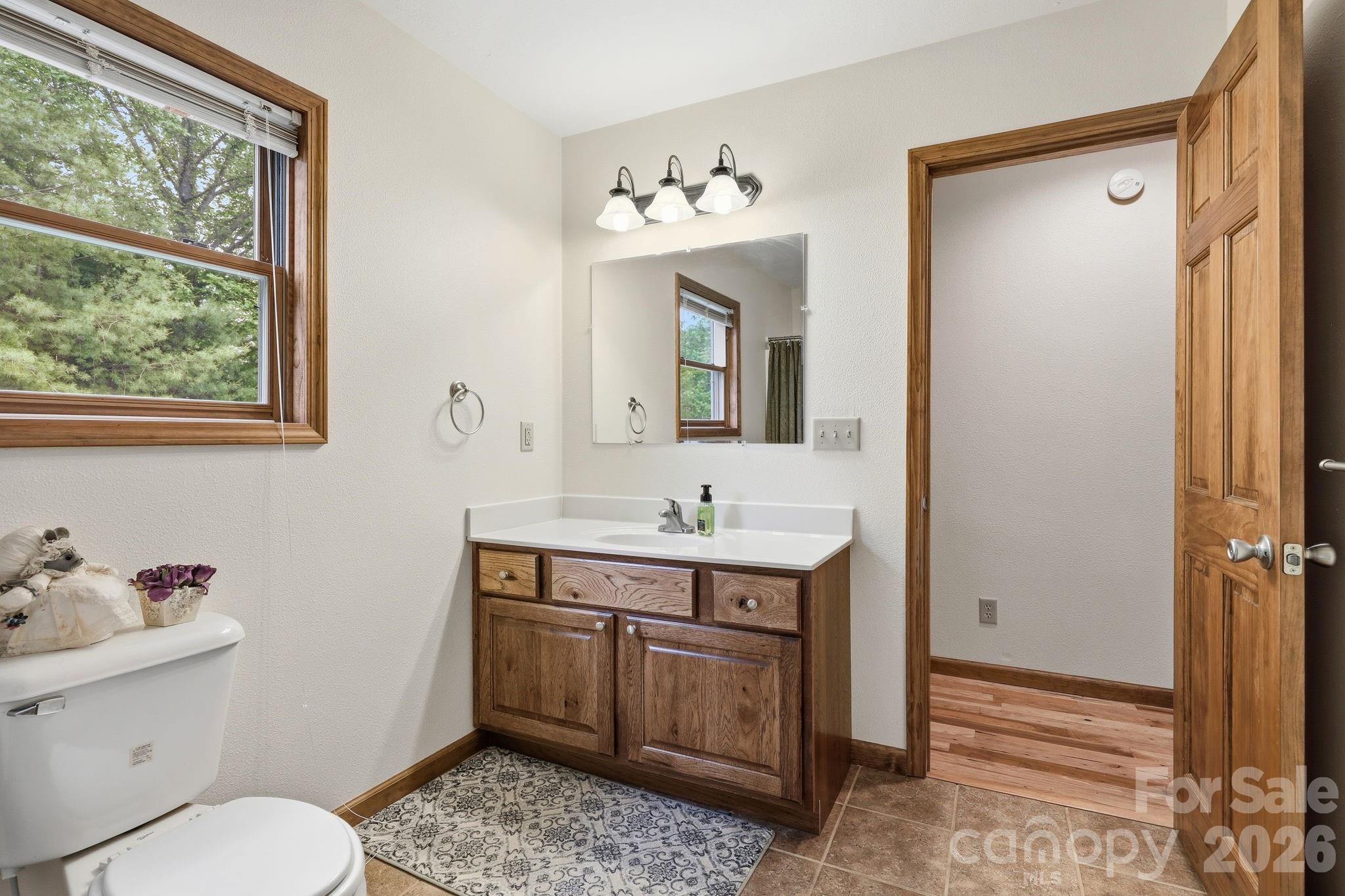 168 Barefoot Cove — Burnsville