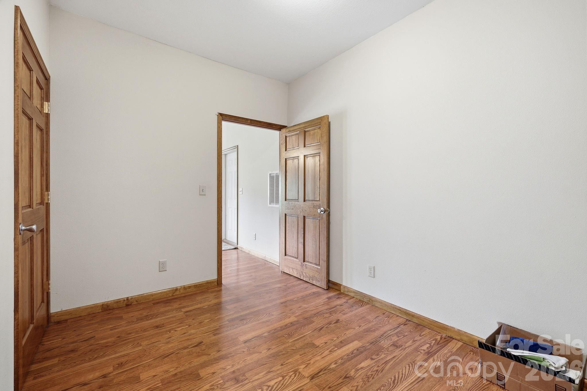 168 Barefoot Cove — Burnsville