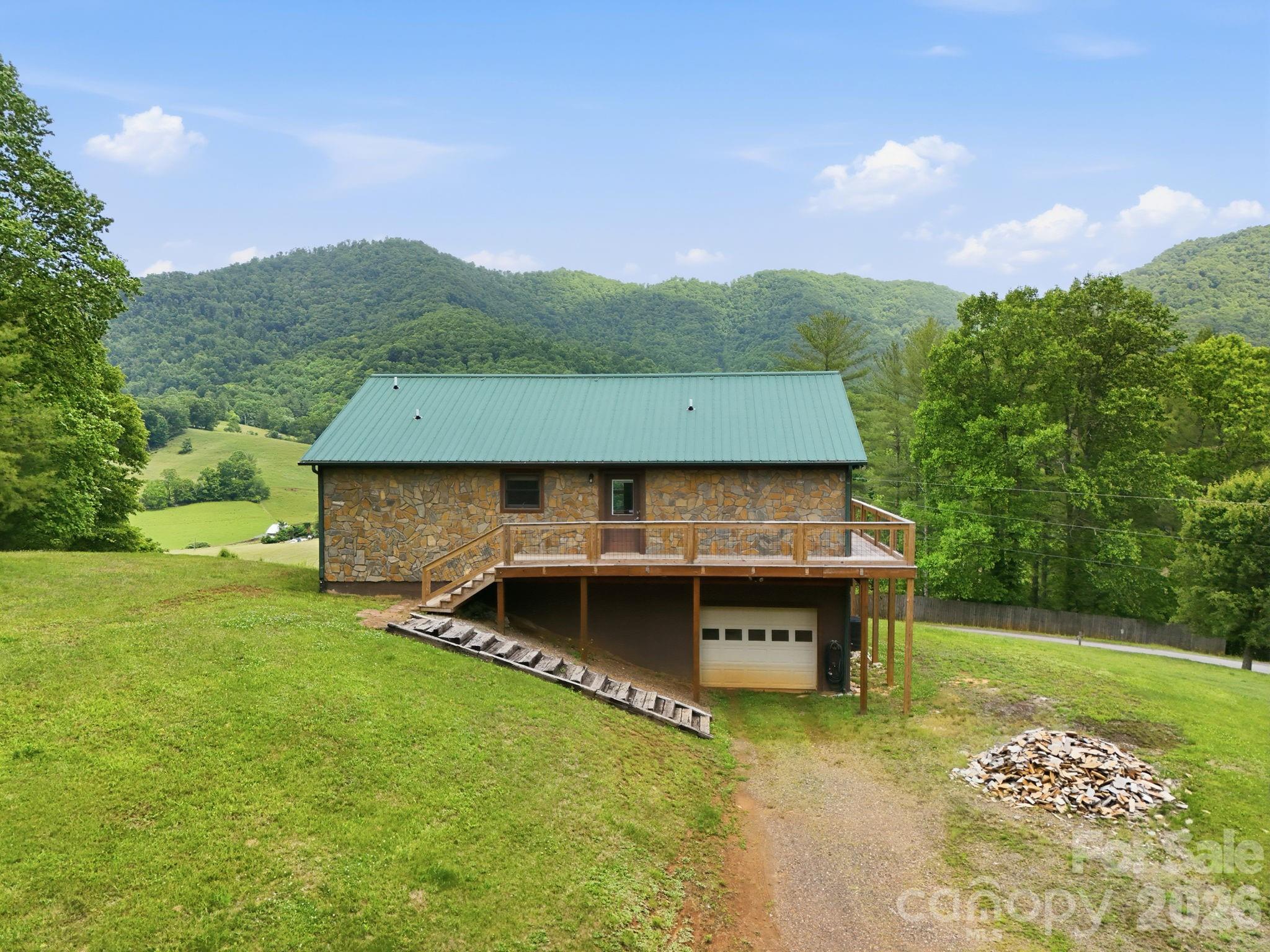 168 Barefoot Cove — Burnsville