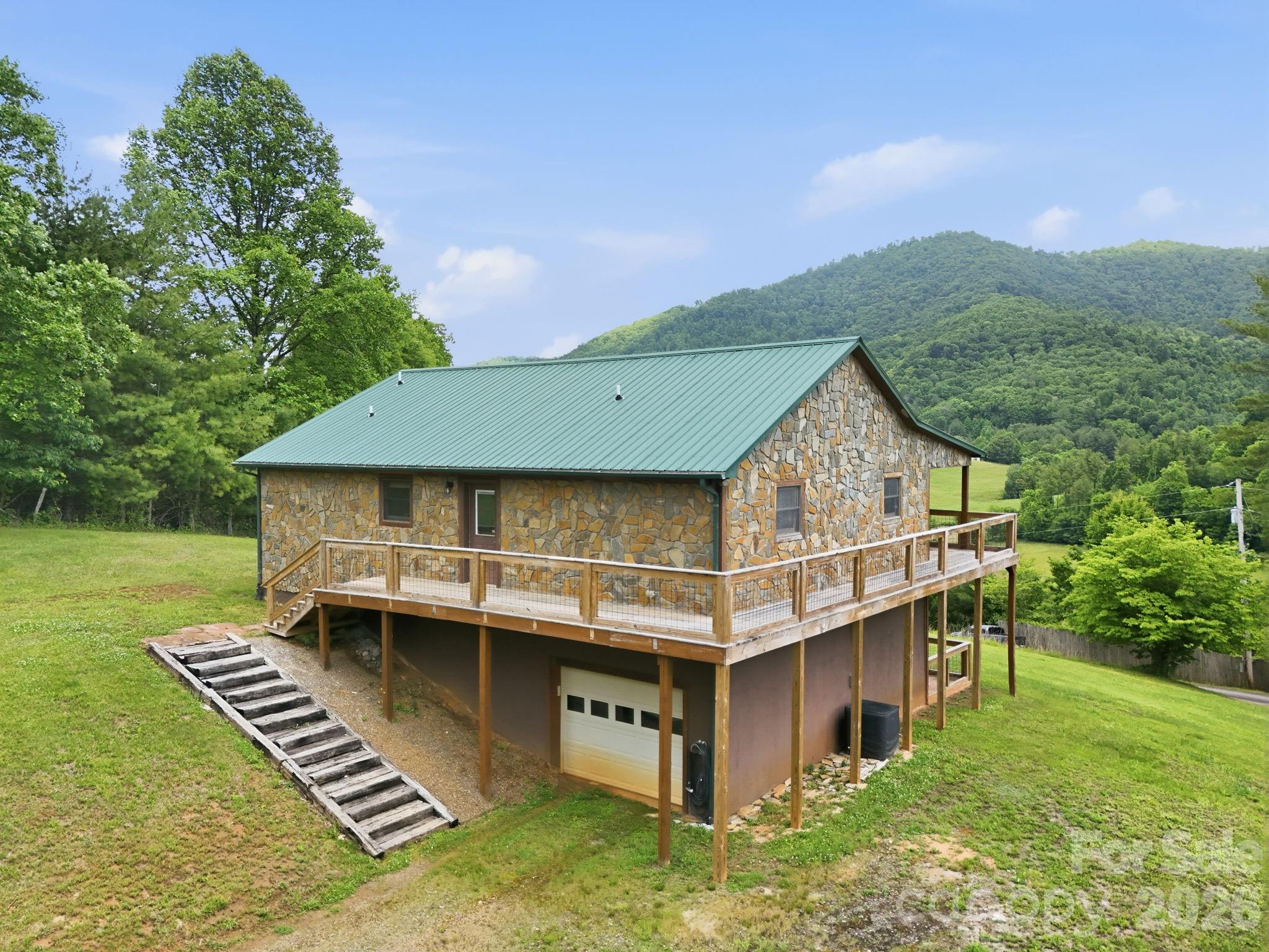 168 Barefoot Cove — Burnsville