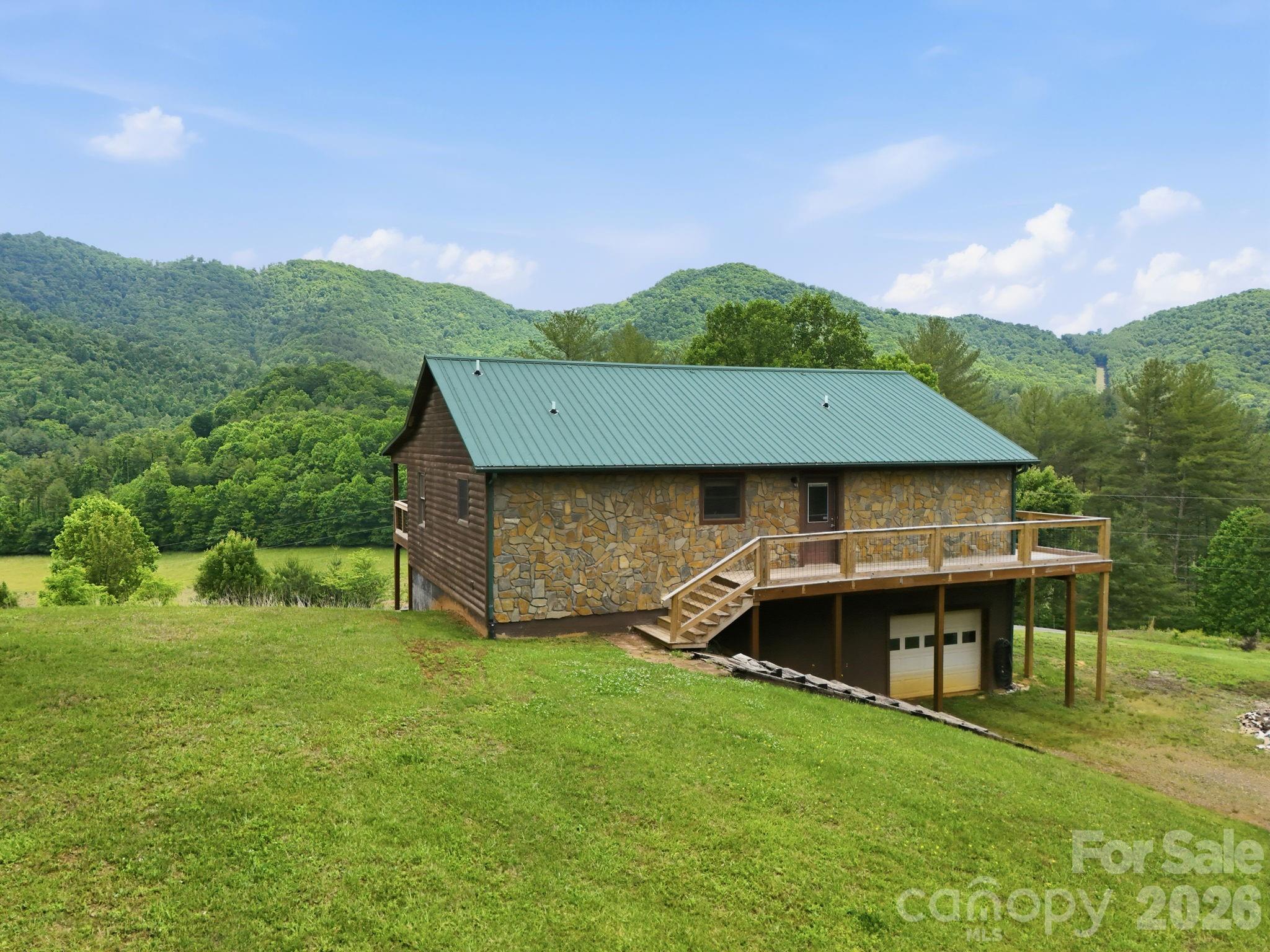 168 Barefoot Cove — Burnsville