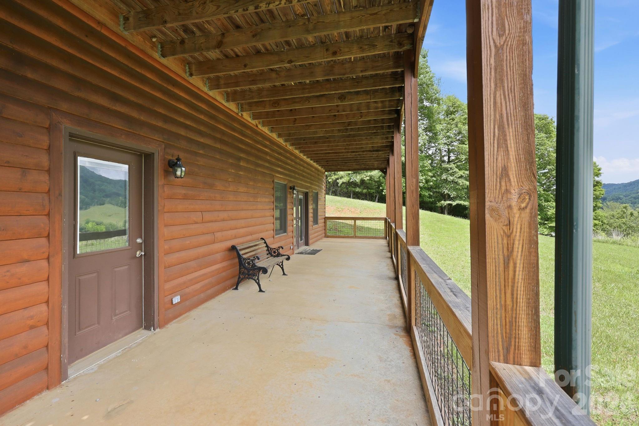168 Barefoot Cove — Burnsville