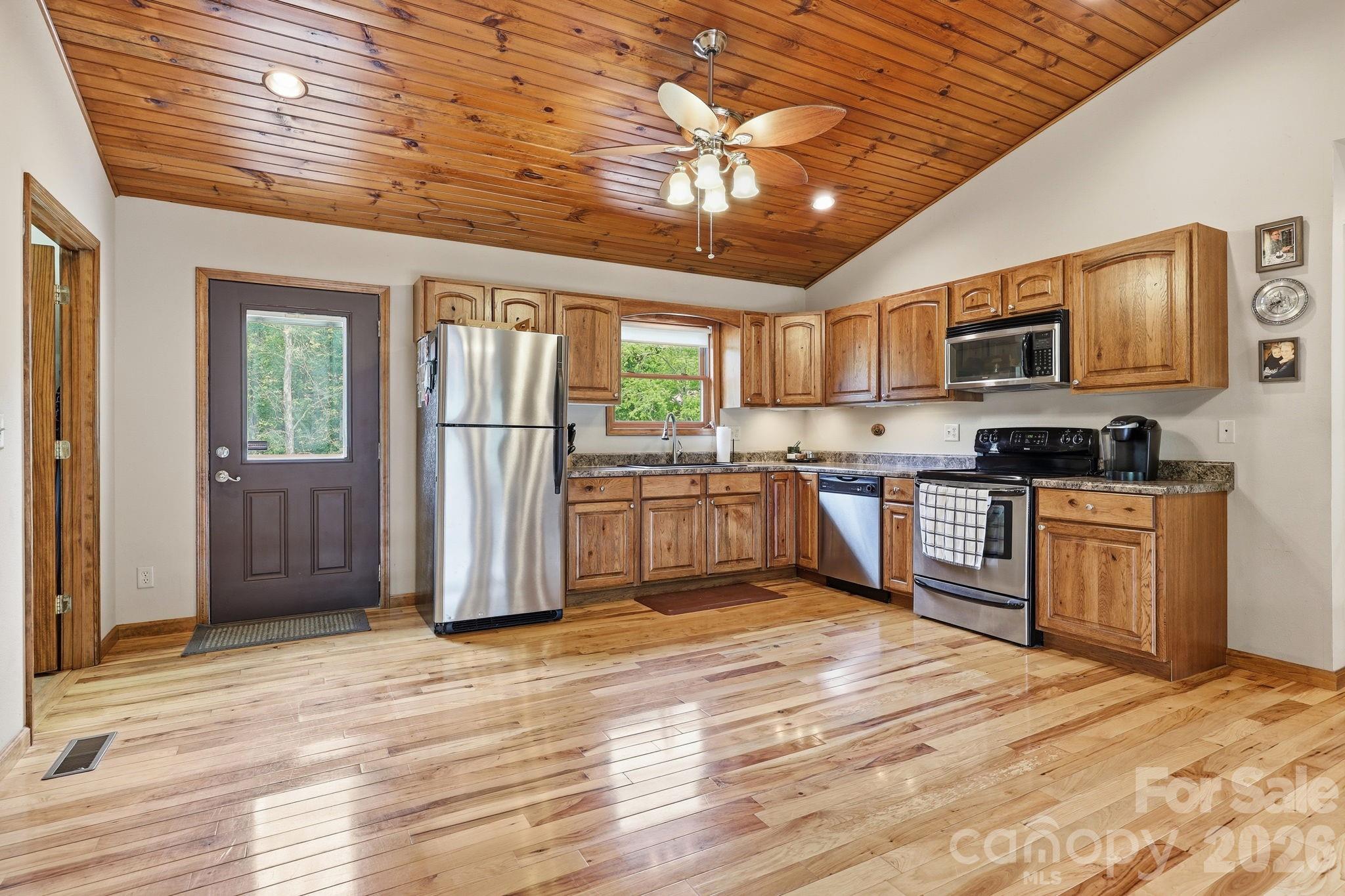 168 Barefoot Cove — Burnsville