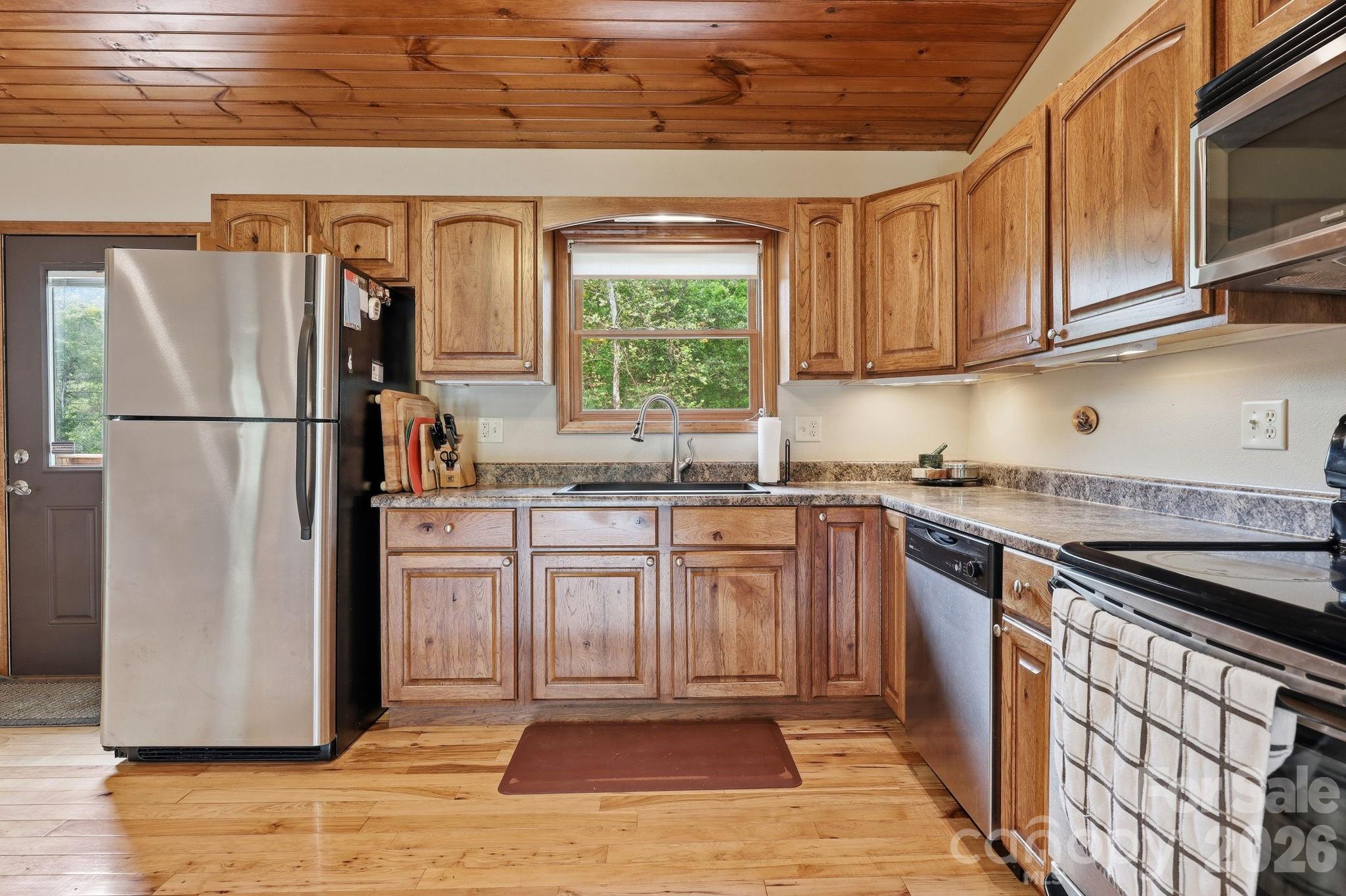 168 Barefoot Cove — Burnsville