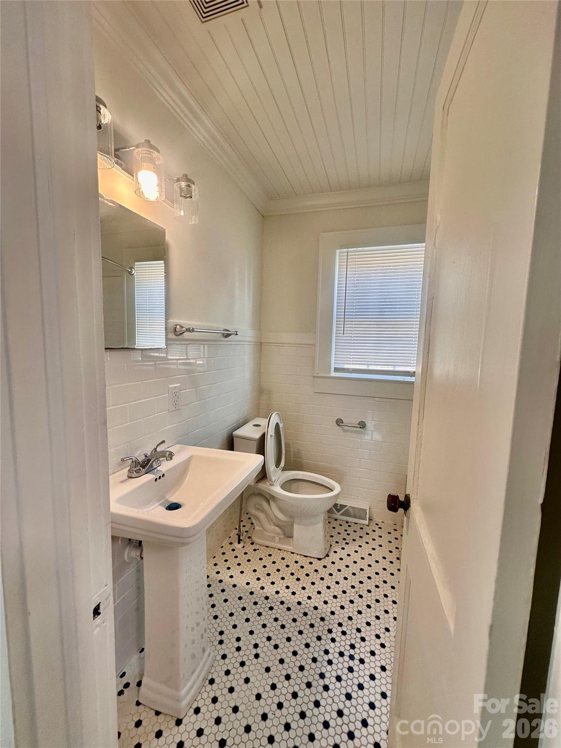 102 Lincoln Street — Belmont
