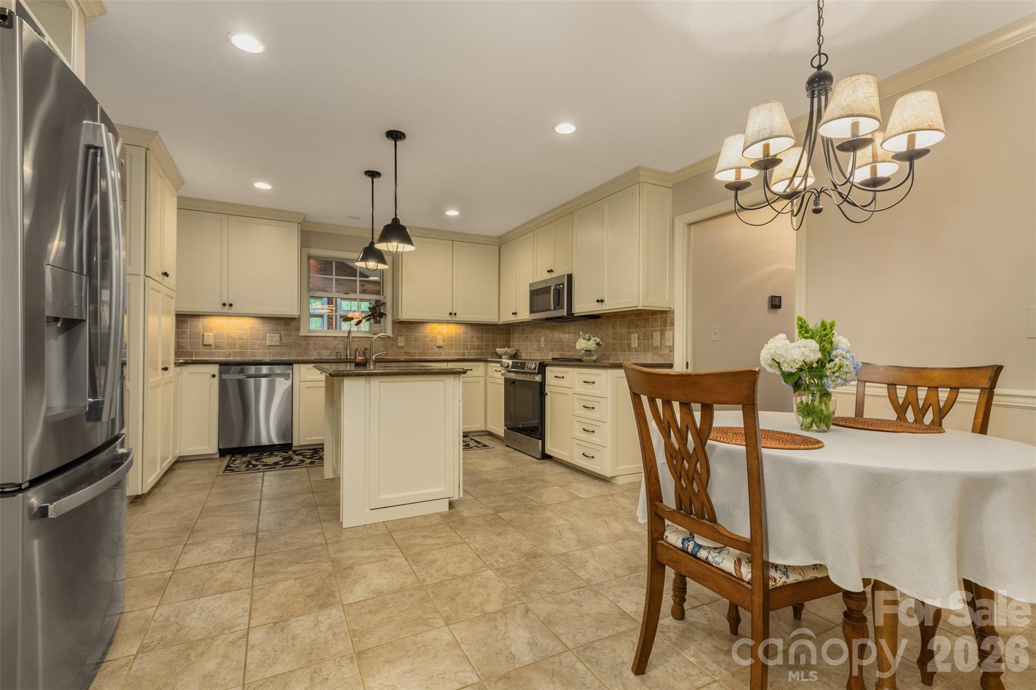 425 Sondley Woods Place — Asheville