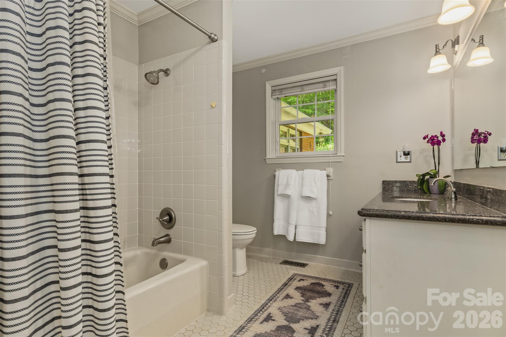 425 Sondley Woods Place — Asheville
