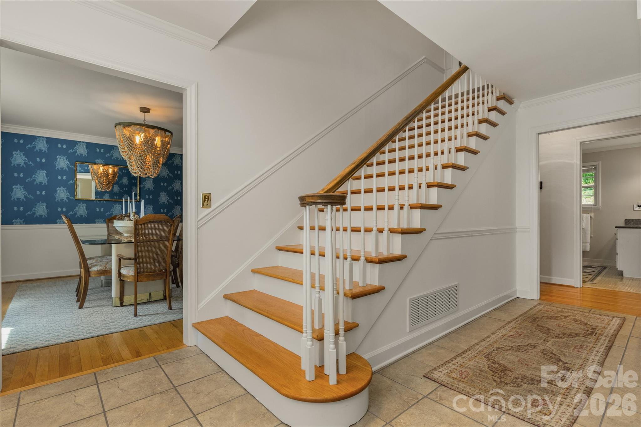 425 Sondley Woods Place — Asheville