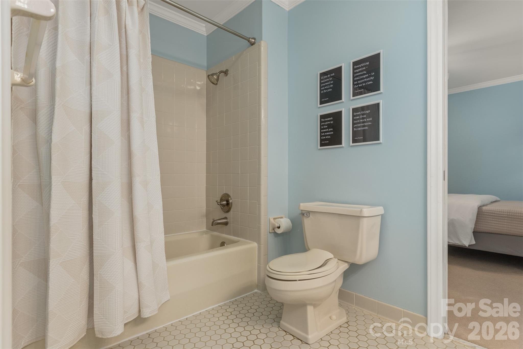 425 Sondley Woods Place — Asheville