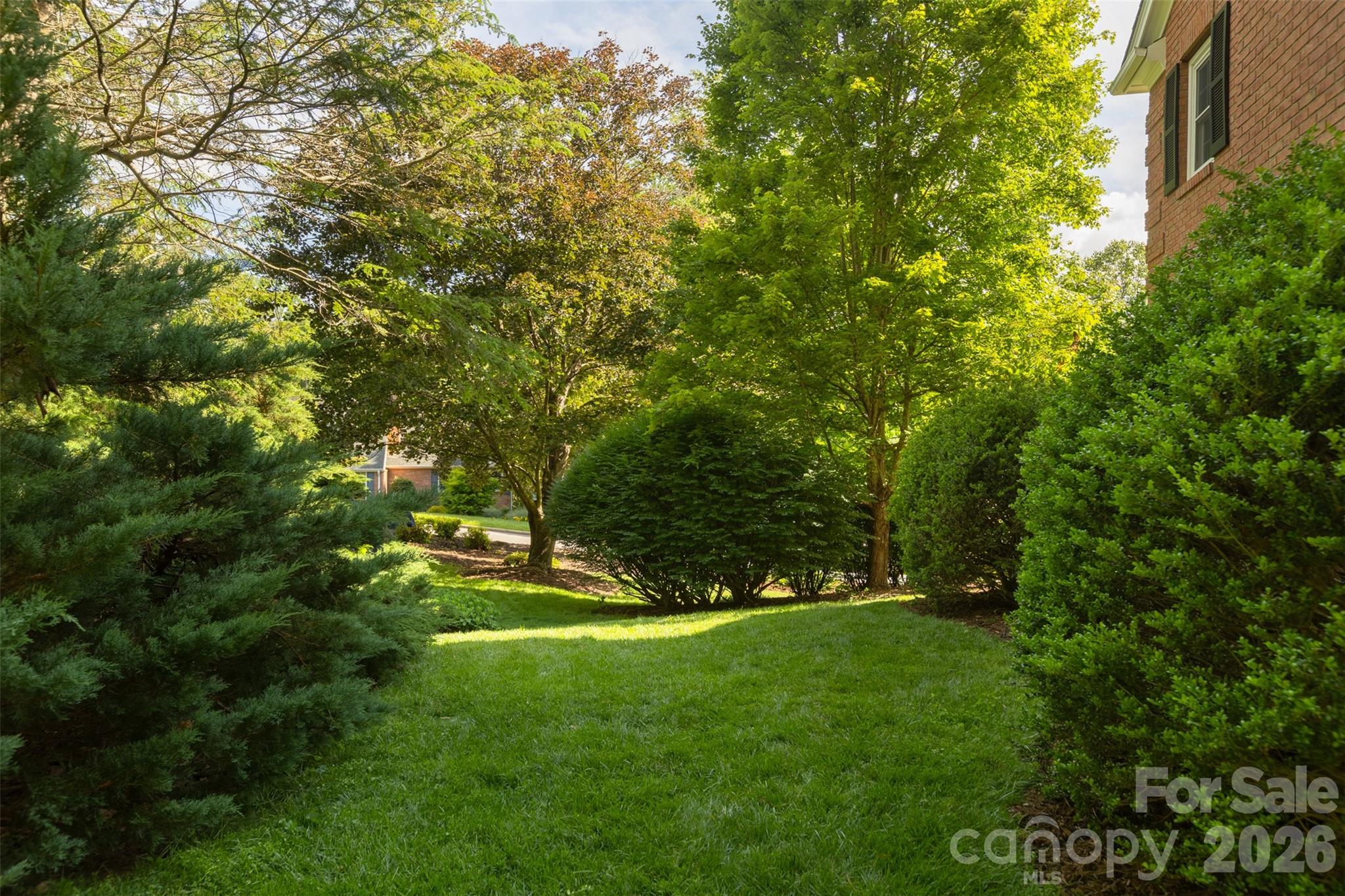 425 Sondley Woods Place — Asheville