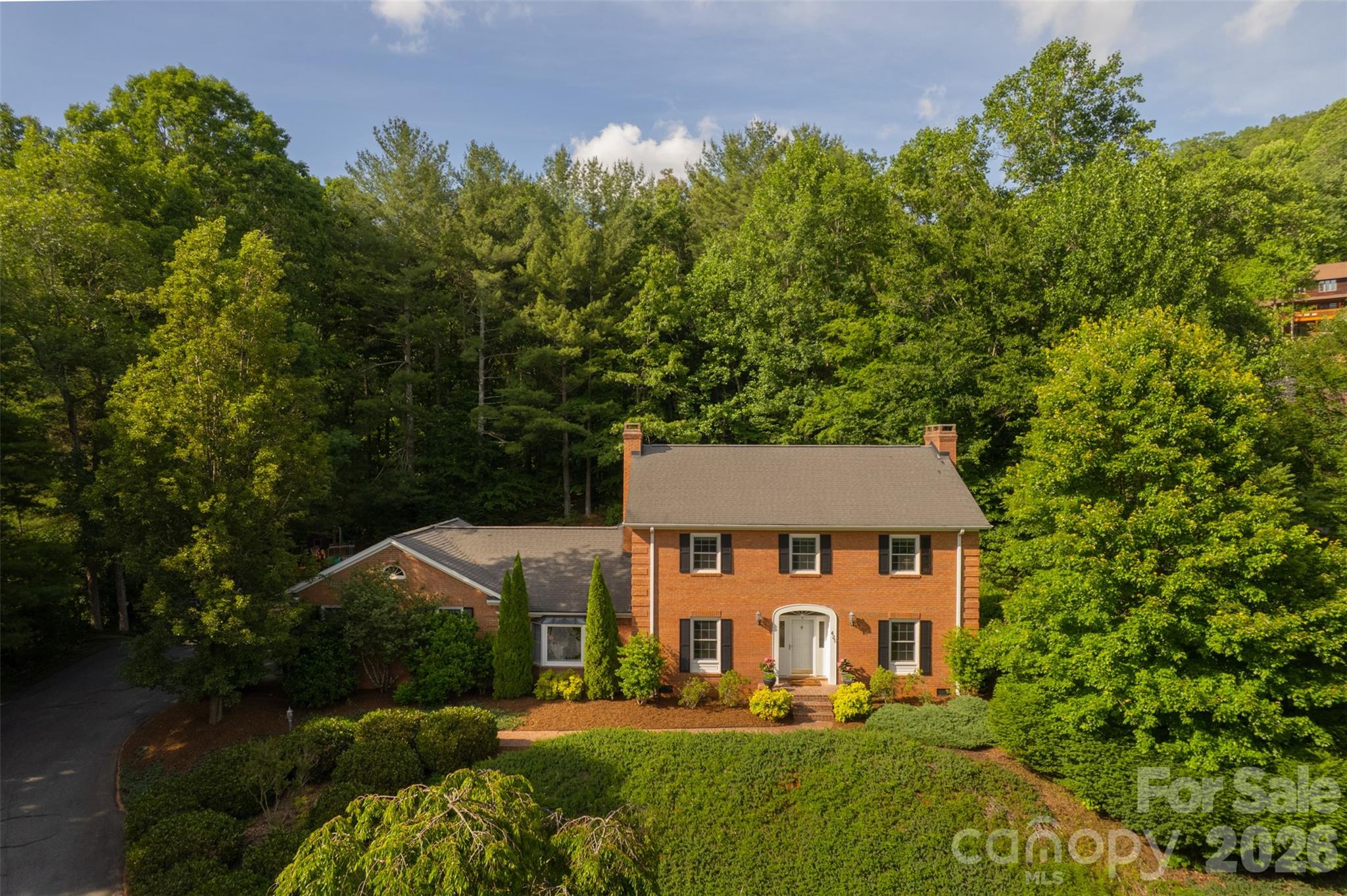 425 Sondley Woods Place — Asheville