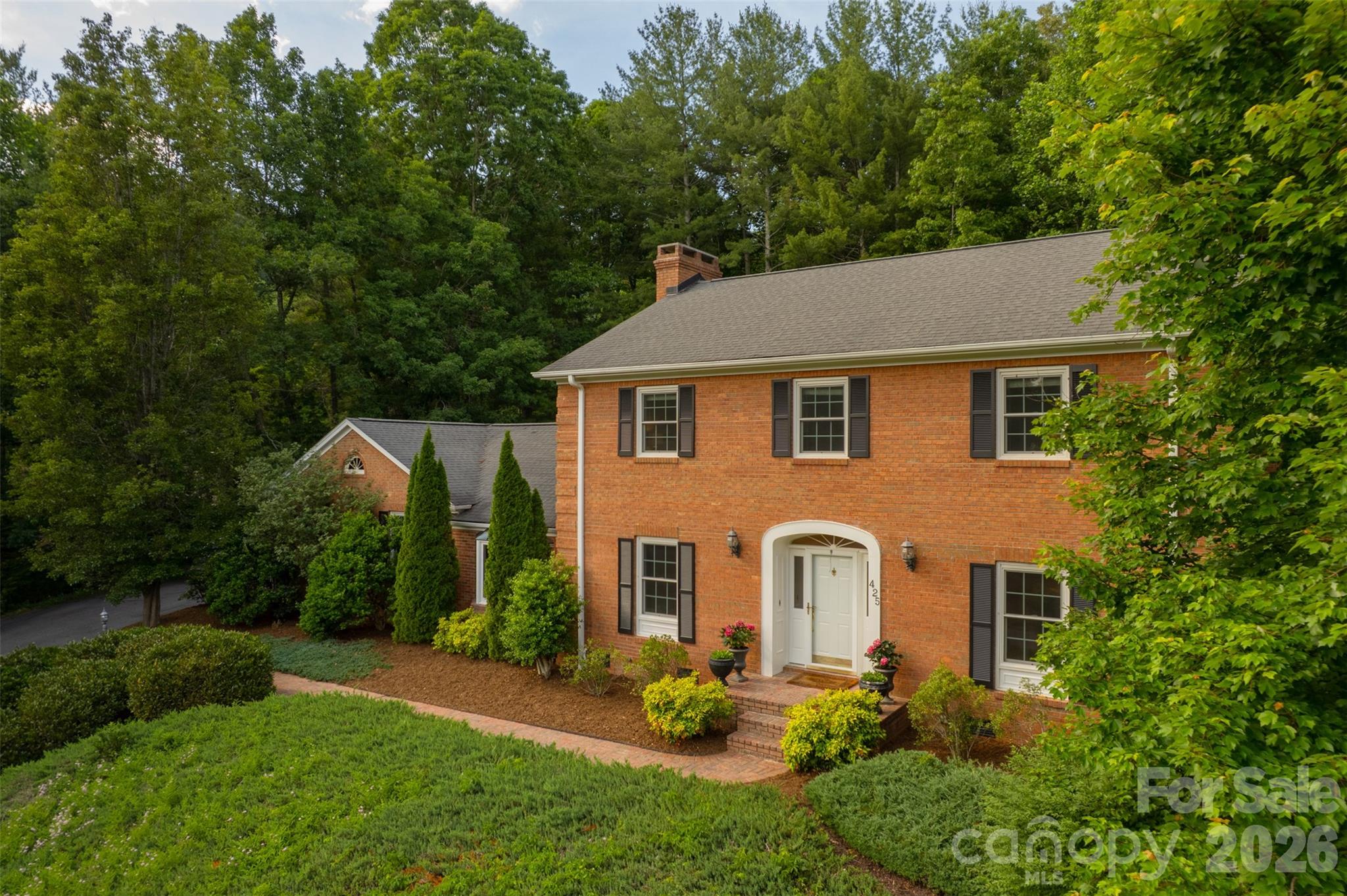 425 Sondley Woods Place — Asheville