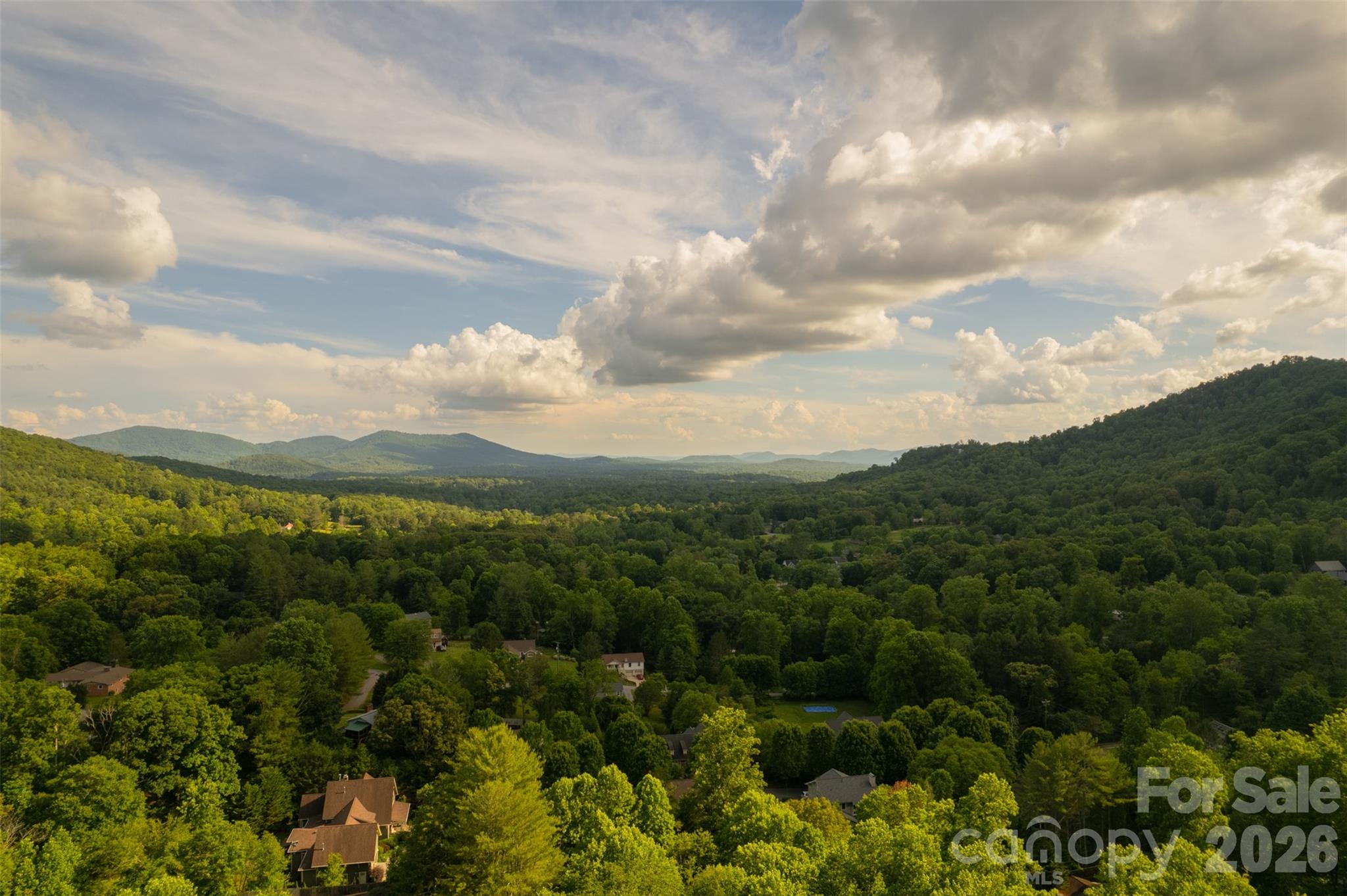 425 Sondley Woods Place — Asheville