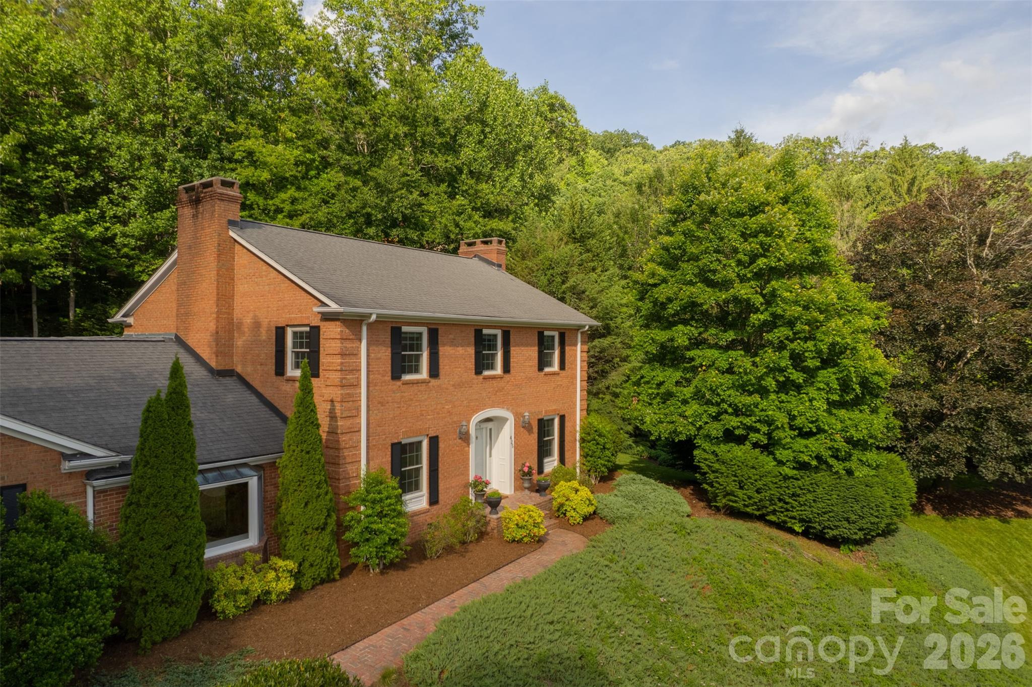 425 Sondley Woods Place — Asheville