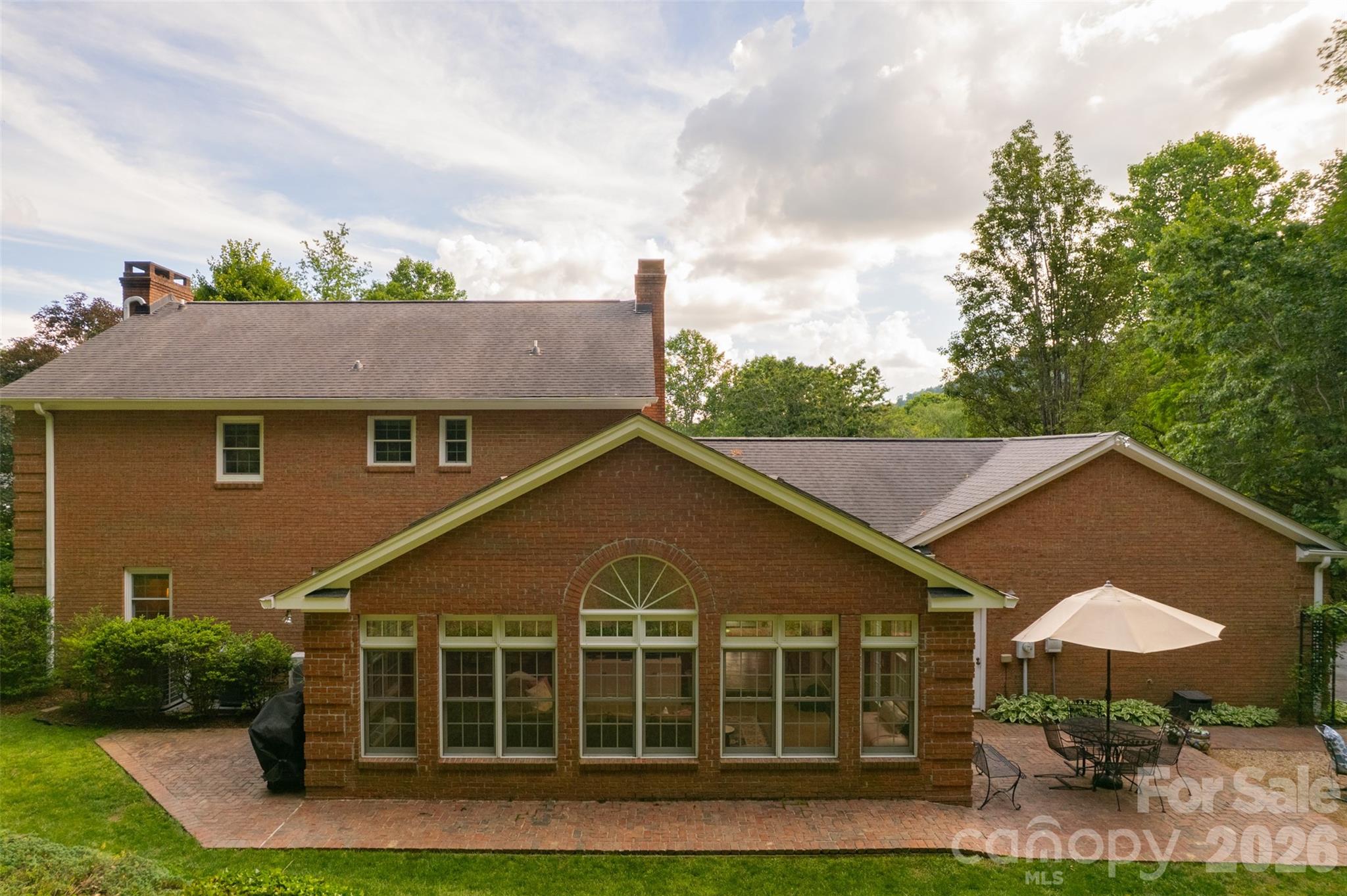 425 Sondley Woods Place — Asheville