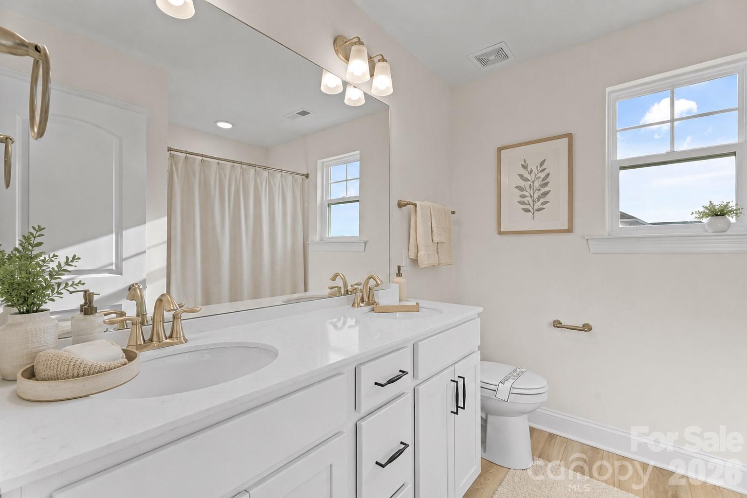 000 Suzanne Lane — Statesville