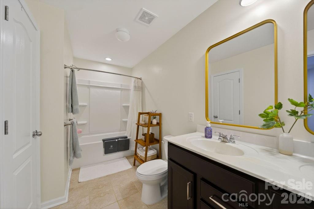 11033 Crane Creek Drive — Charlotte