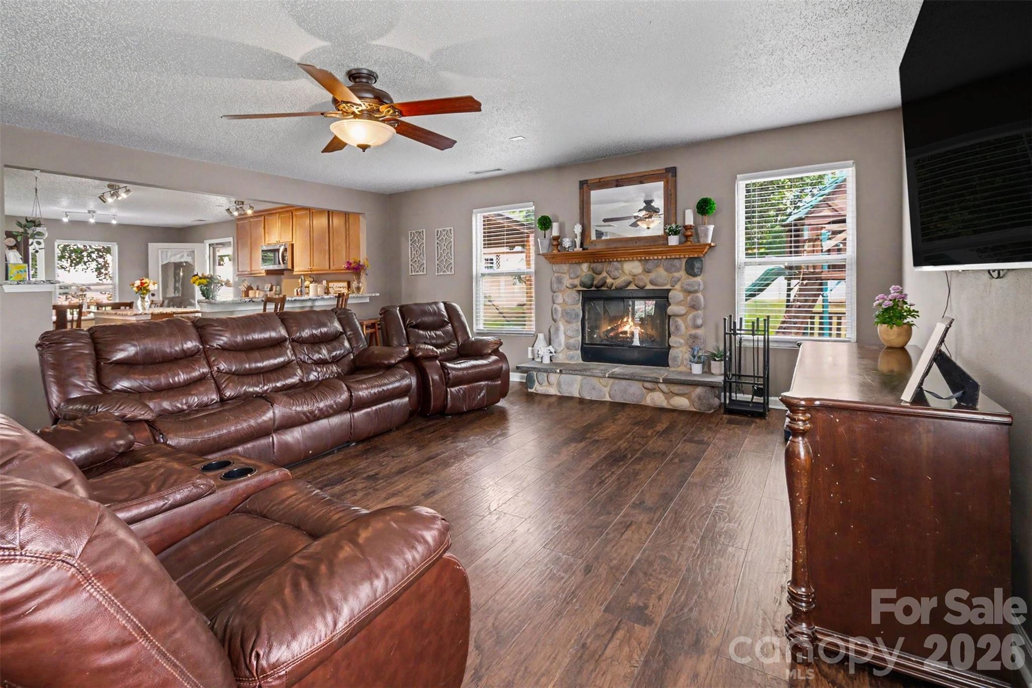 1505 Morning Dove Way — Clover
